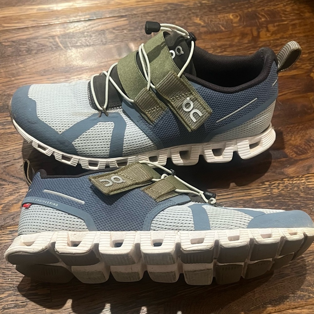 On Cloud Running Women’s 5.5 Blue and Green Running Shoes
